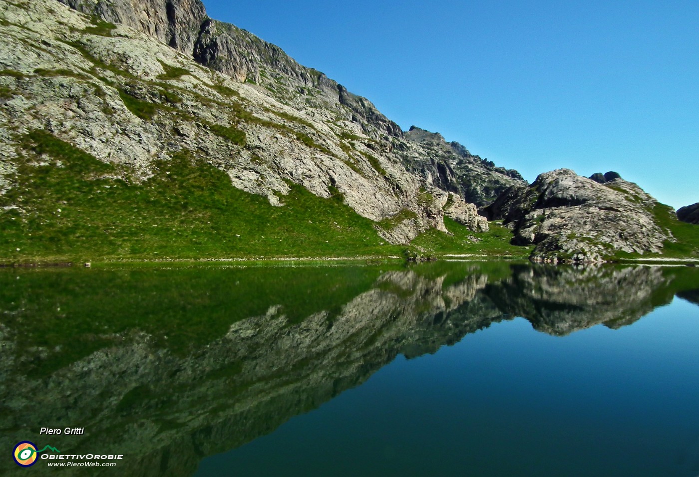 38 La montagna si specchia....JPG